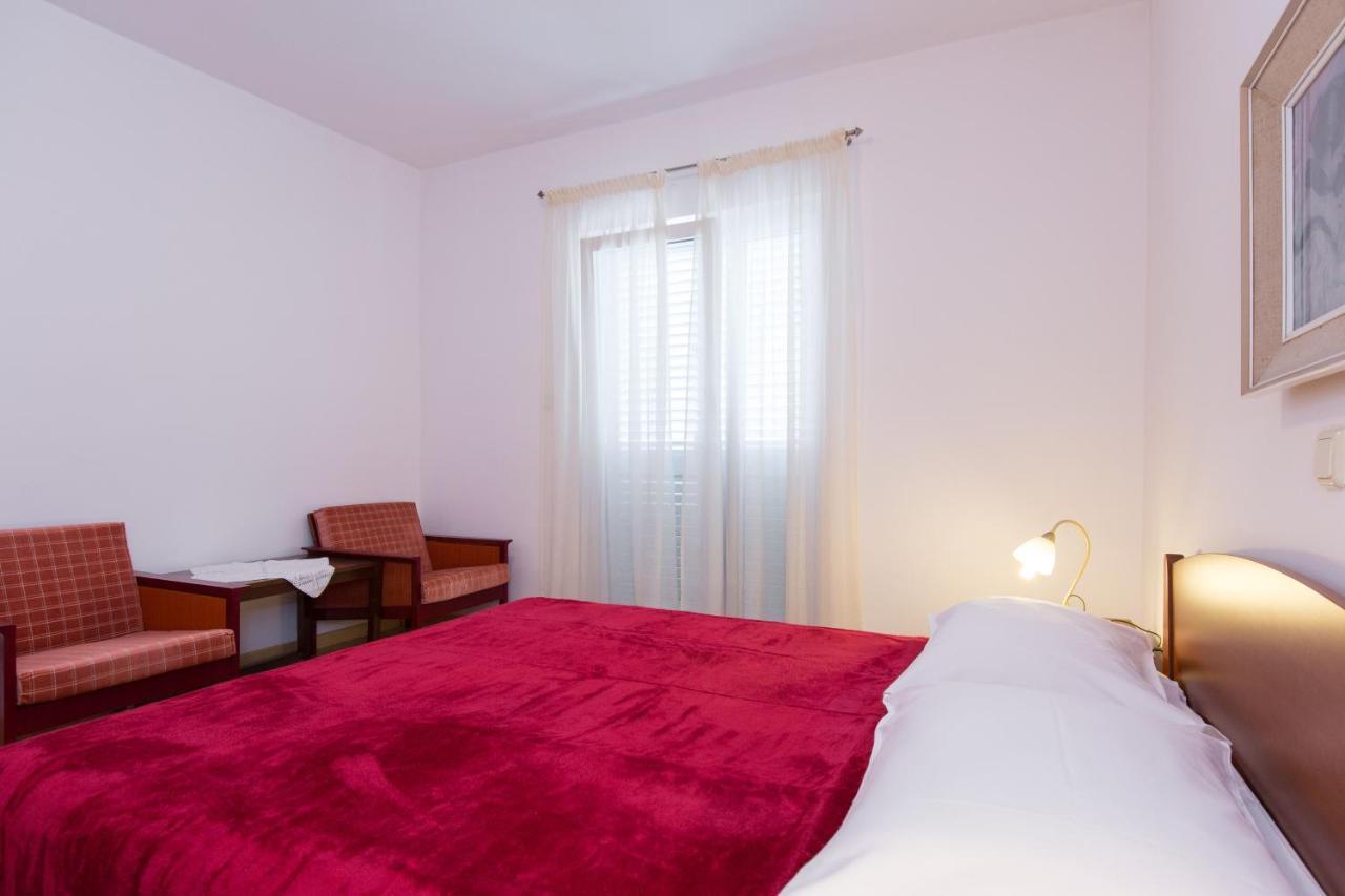 Apartman Leana Krk Town Buitenkant foto